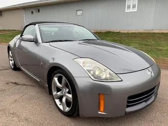 Silver Nissan 350Z convertible after a detail
